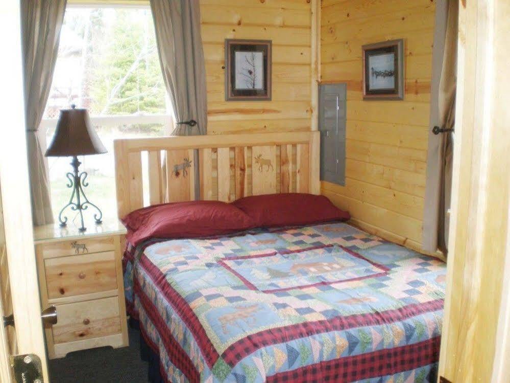 Moose Track Adventures Resort Winton Экстерьер фото