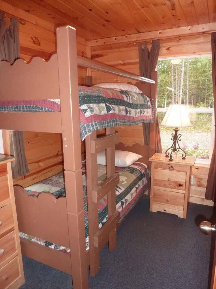 Moose Track Adventures Resort Winton Экстерьер фото