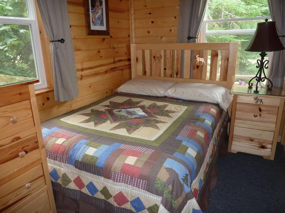 Moose Track Adventures Resort Winton Экстерьер фото